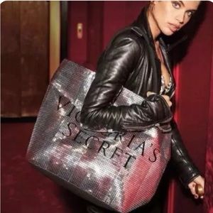 NWT Victoria’s Secret Pink & Silver Sequin Zip Bag